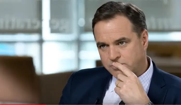 Historicus Niall Ferguson roept op tot onmiddellijk aftreden Angela Merkel: ‘Ze heeft Europa op haar geweten’